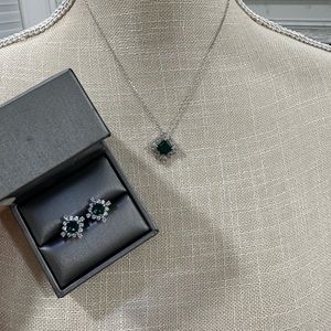 Swarovski Emerald Crystal Pendant with Earrings